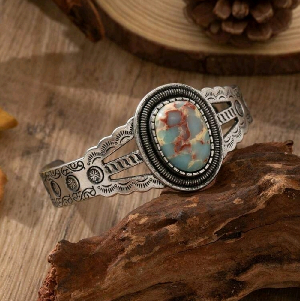 SALE ** BRAND NEW ** Boho Southwest Elegant Bracelet